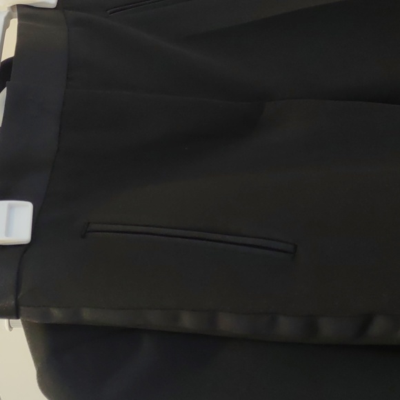 Tuxedo - Picture 3 of 6